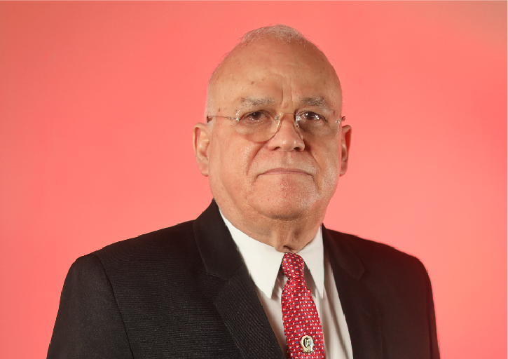 Dr. Douglas Barráez - Decano de Postgrado